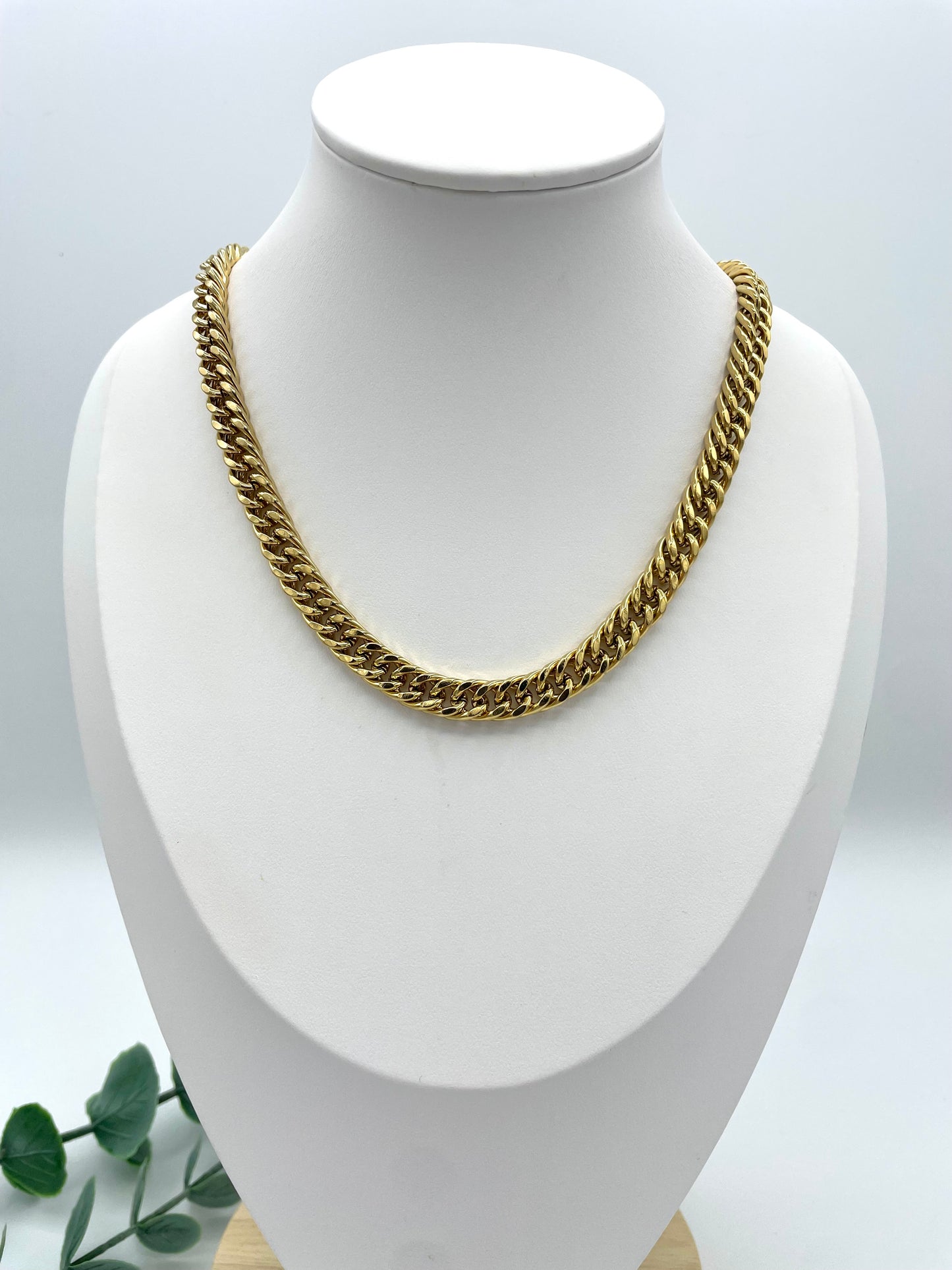 Collier en Maille Cubaine doré