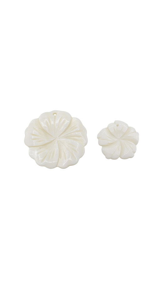 Pendentifs/Charms Fleurs Blanches Coquillage/Nacre